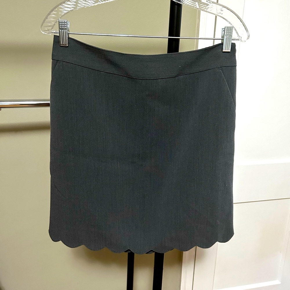 LOFT Skirt Women’s Size 6 Petite Gray Scalloped Office Skirt Business Casual